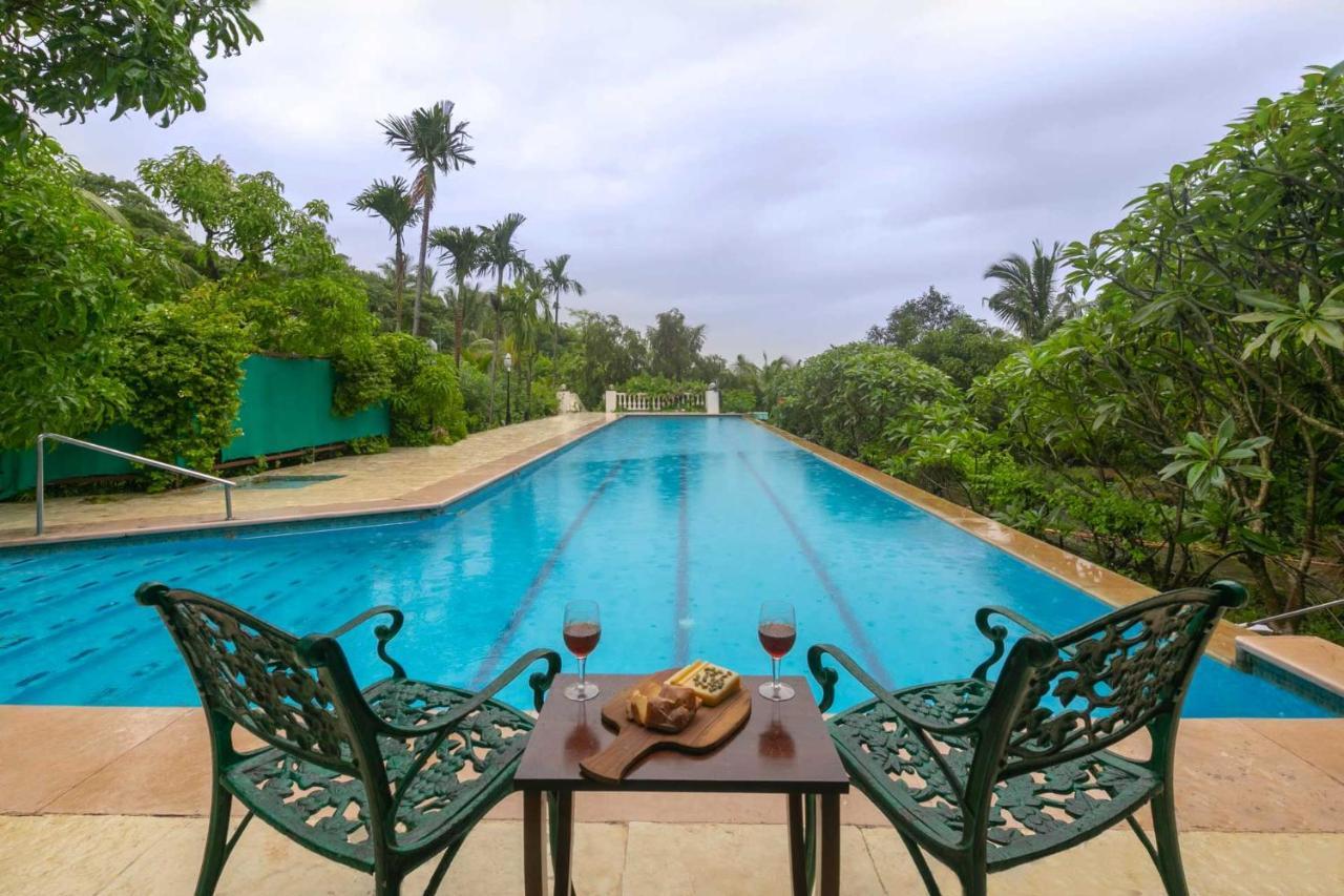 Stayvista's Casa Palmera: Pet-Friendly Villa with Pool and Games Alibag Exterior photo