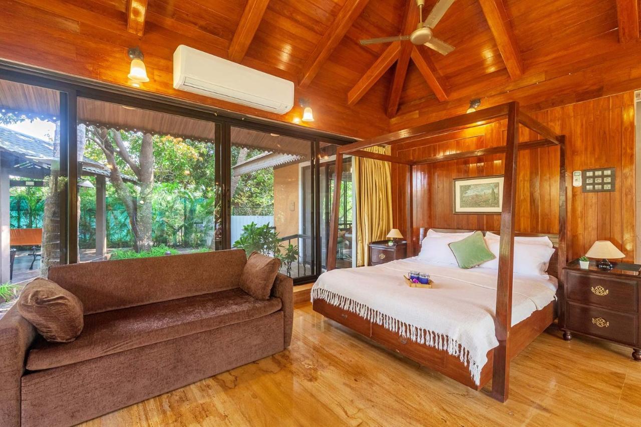Stayvista's Casa Palmera: Pet-Friendly Villa with Pool and Games Alibag Exterior photo