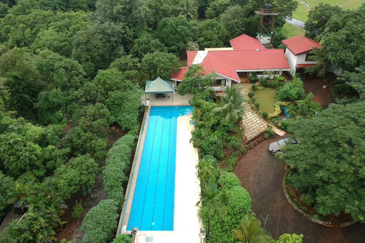 Stayvista's Casa Palmera: Pet-Friendly Villa with Pool and Games Alibag Exterior photo