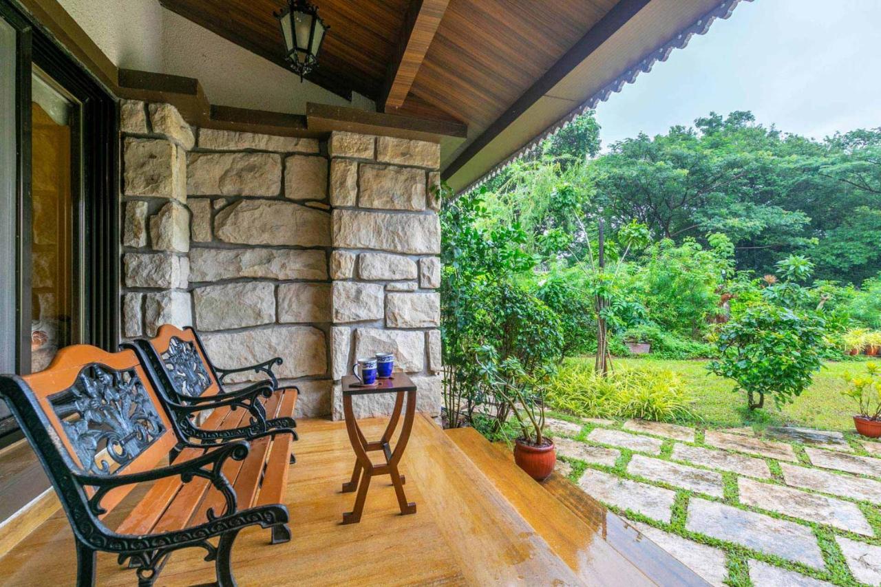 Stayvista's Casa Palmera: Pet-Friendly Villa with Pool and Games Alibag Exterior photo